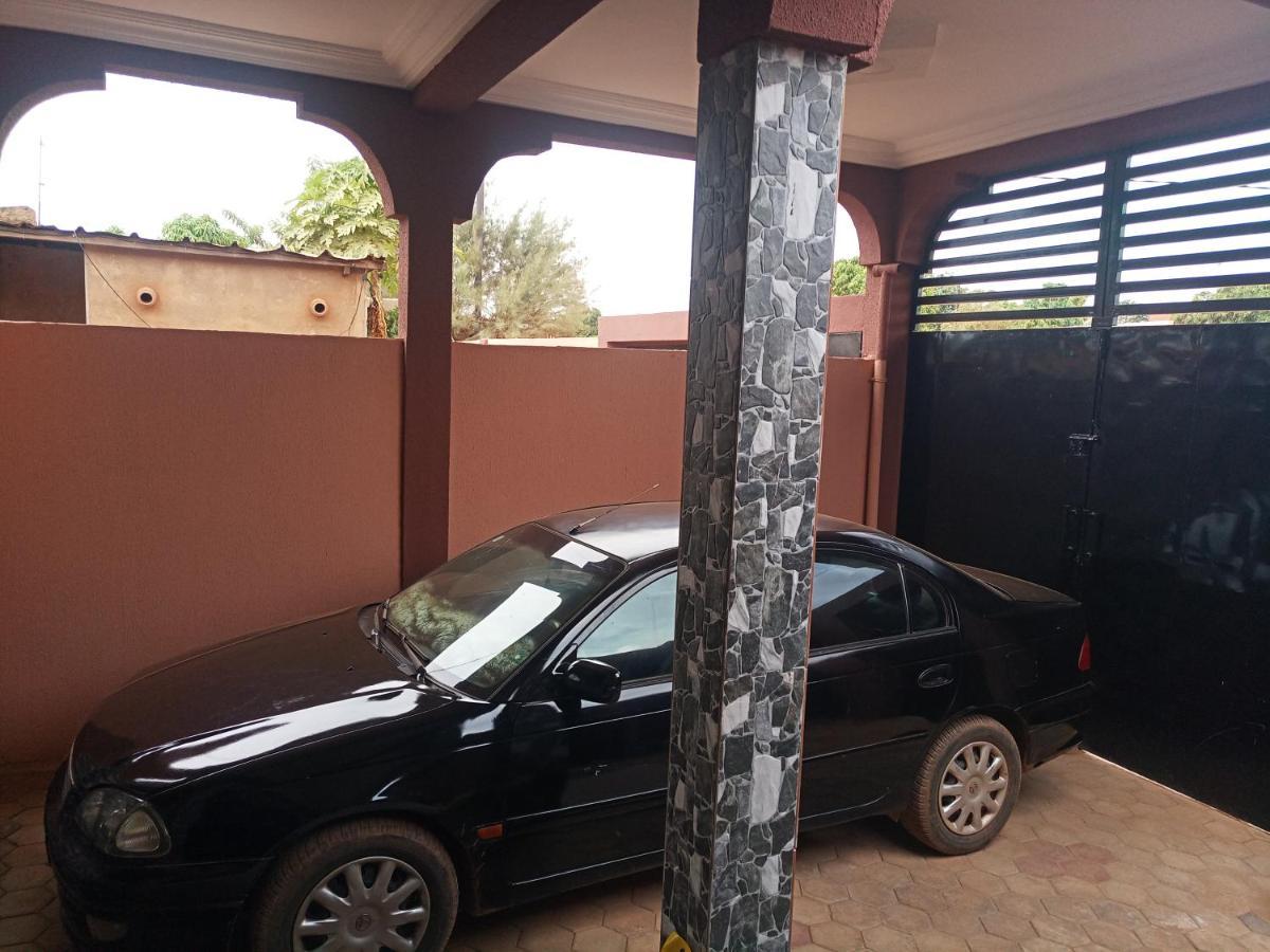 Résidence Lynda Prestige Ouagadougou Extérieur photo